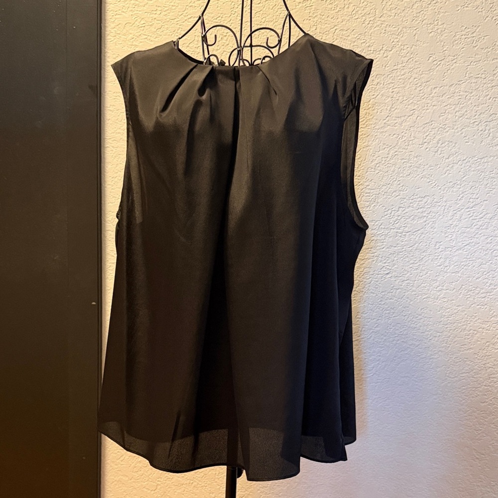 XXL Jones New York Black Sleeveless Blouse